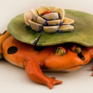 DaNisha Miniature Frog Sculpture / "Lily's Hat"