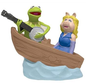 Miss Piggy & Kermit magnitized Salt &Pepper Shakers